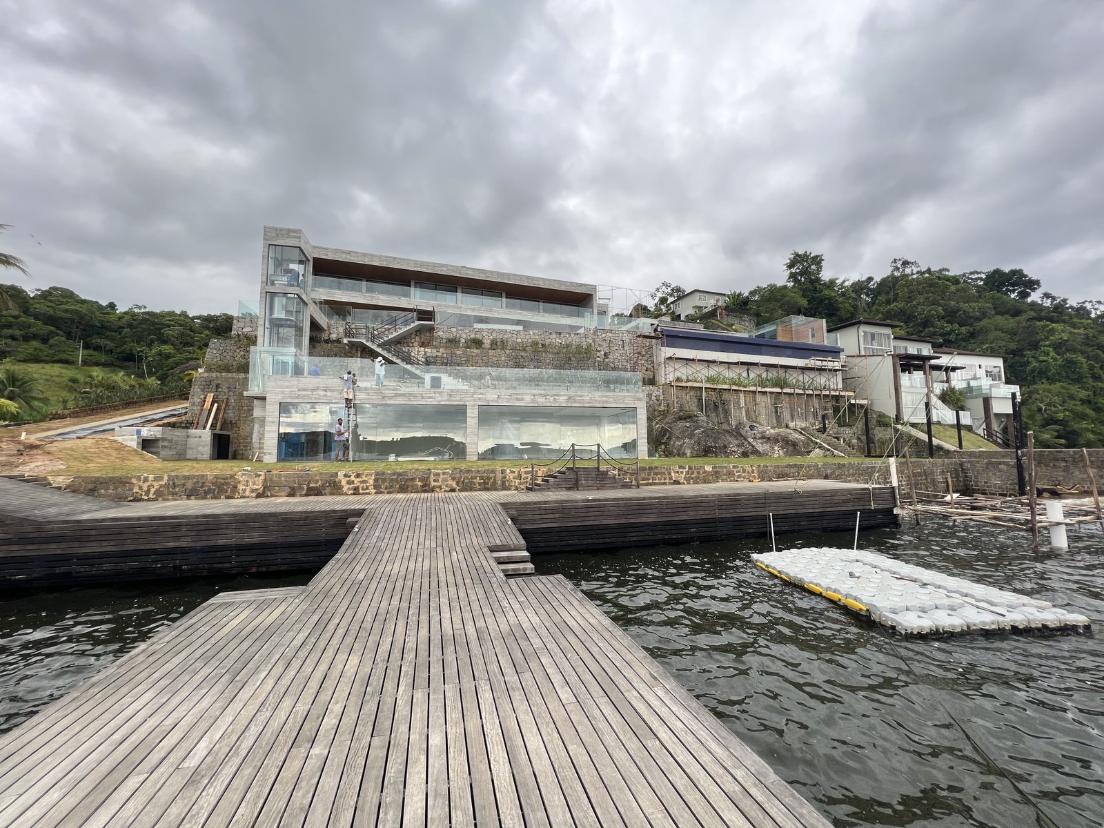 Residência La Vie en Vert — obra residencial de alto padrão pela E3